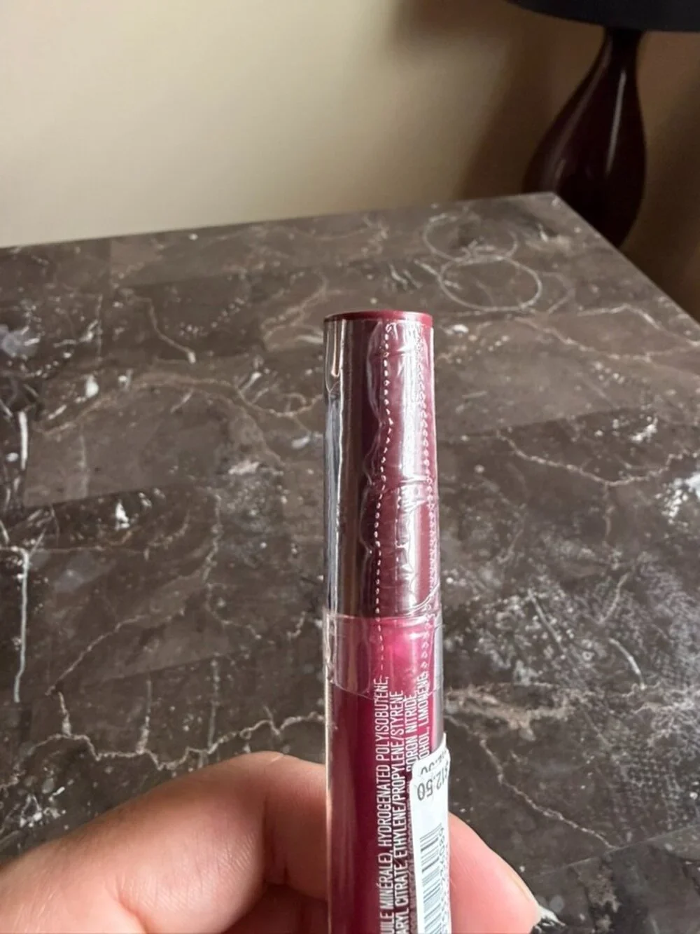 BATH AND BODY WORKS - SEALED VERY BERRY LIP OIL (DISCONTINUED)